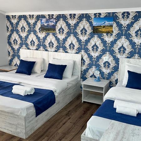 Byurakan Guesthouse & Cottage Екстер'єр фото