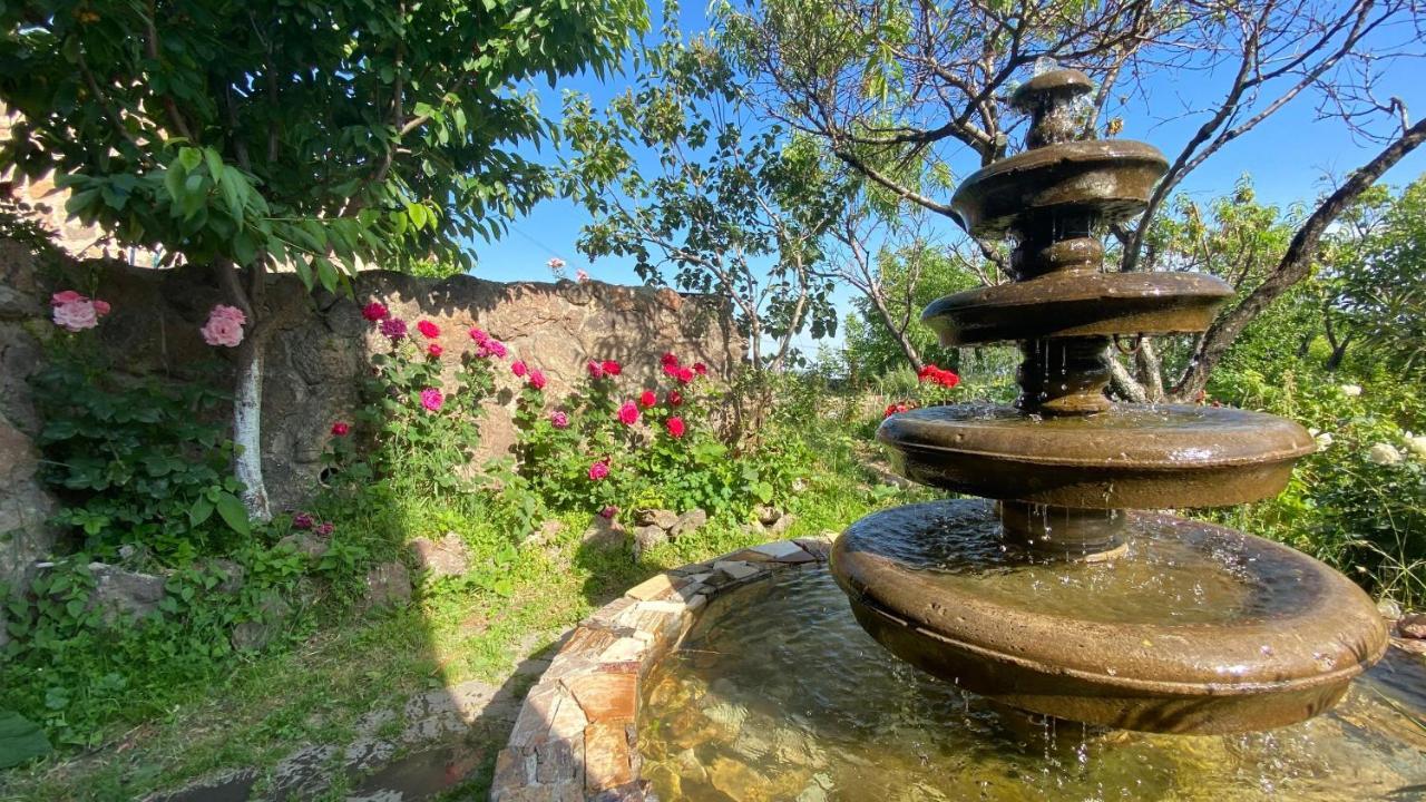 Byurakan Guesthouse & Cottage Екстер'єр фото