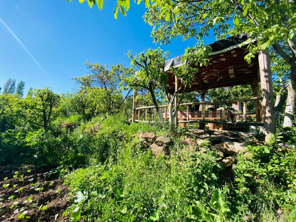 Byurakan Guesthouse & Cottage Екстер'єр фото