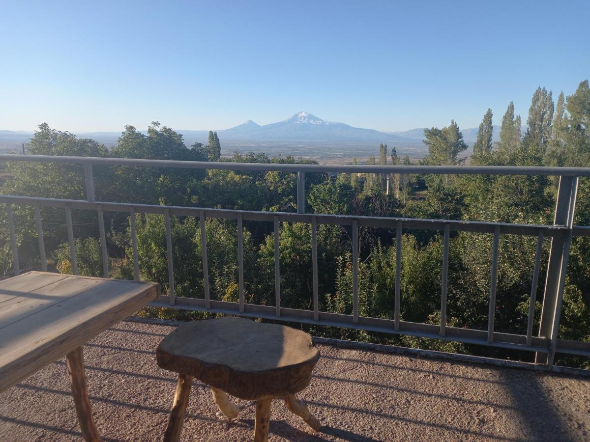 Byurakan Guesthouse & Cottage Екстер'єр фото