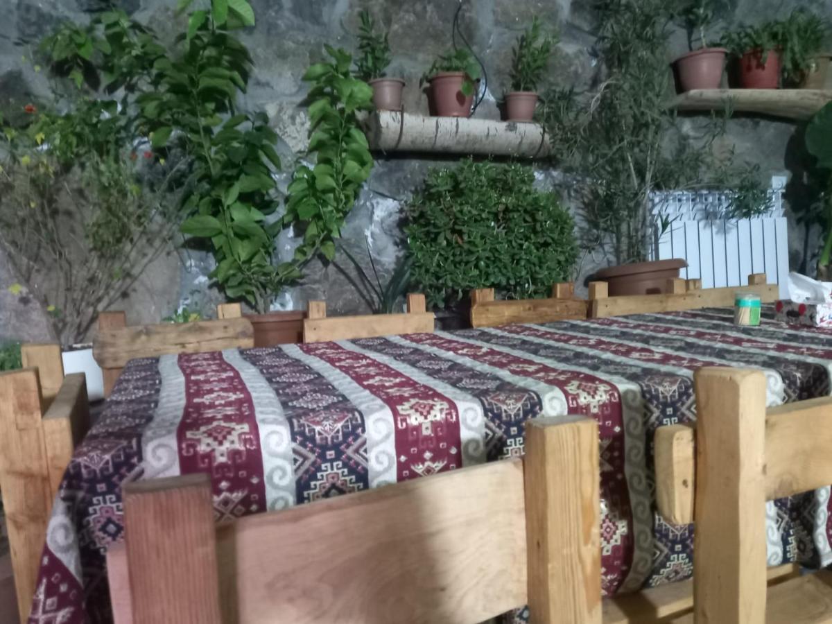 Byurakan Guesthouse & Cottage Екстер'єр фото