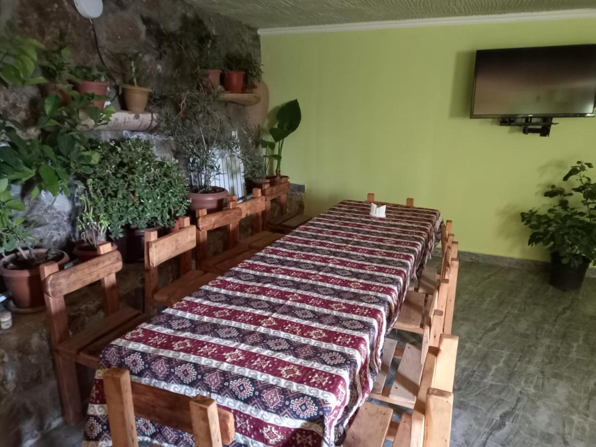 Byurakan Guesthouse & Cottage Екстер'єр фото