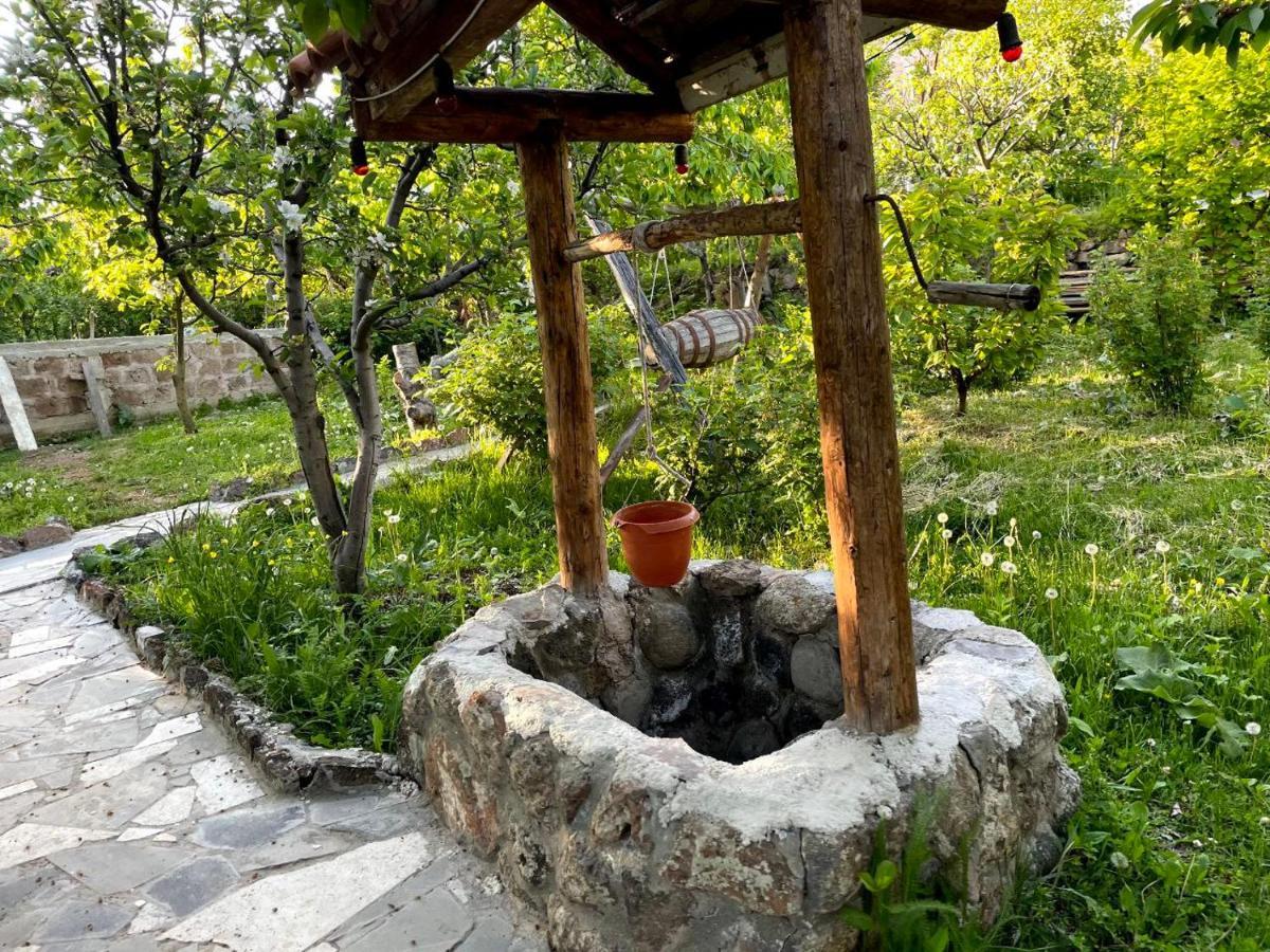 Byurakan Guesthouse & Cottage Екстер'єр фото