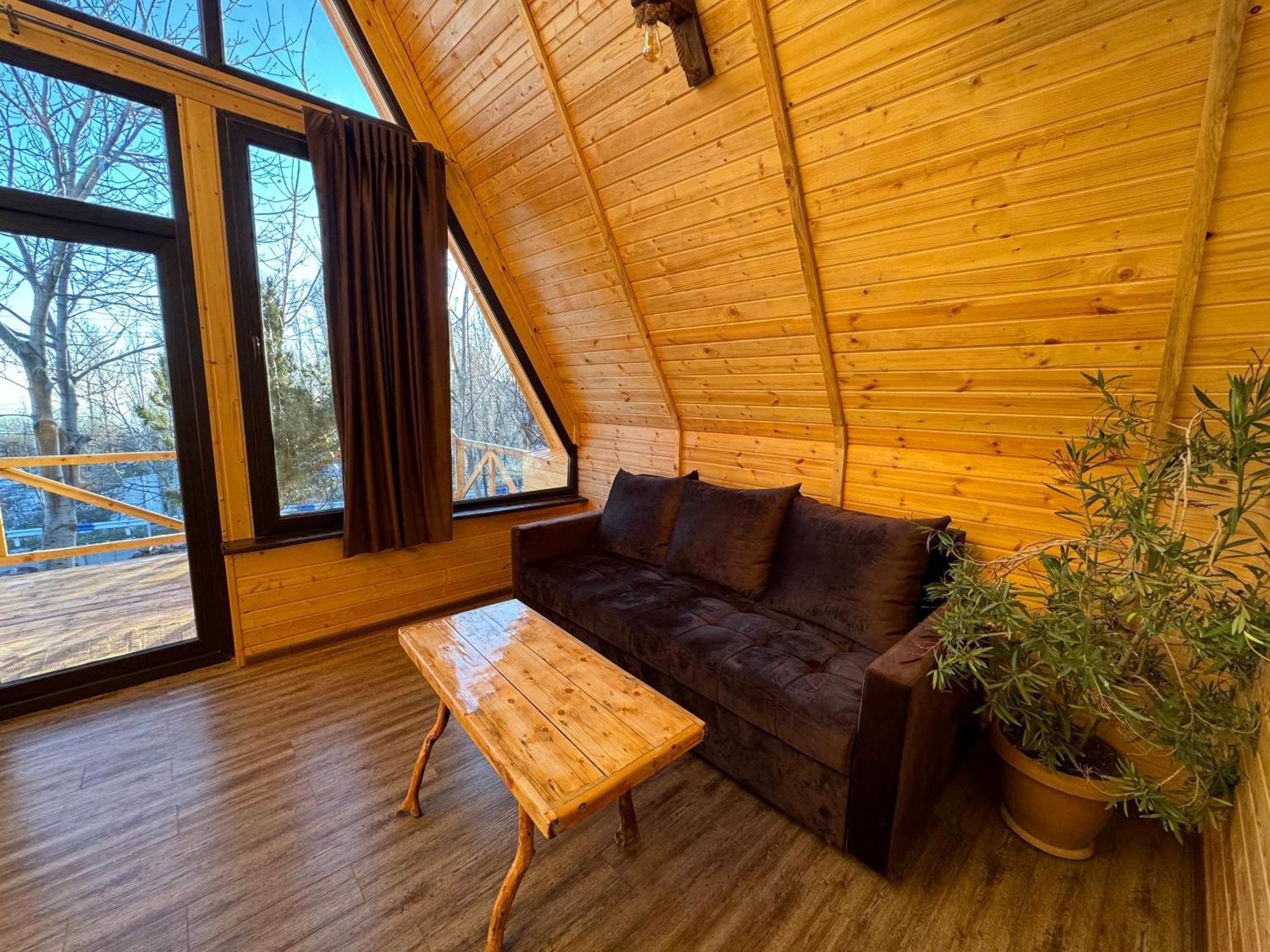 Byurakan Guesthouse & Cottage Екстер'єр фото