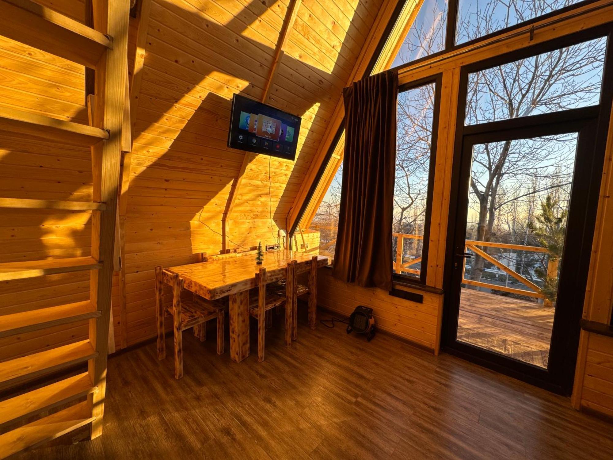 Byurakan Guesthouse & Cottage Екстер'єр фото