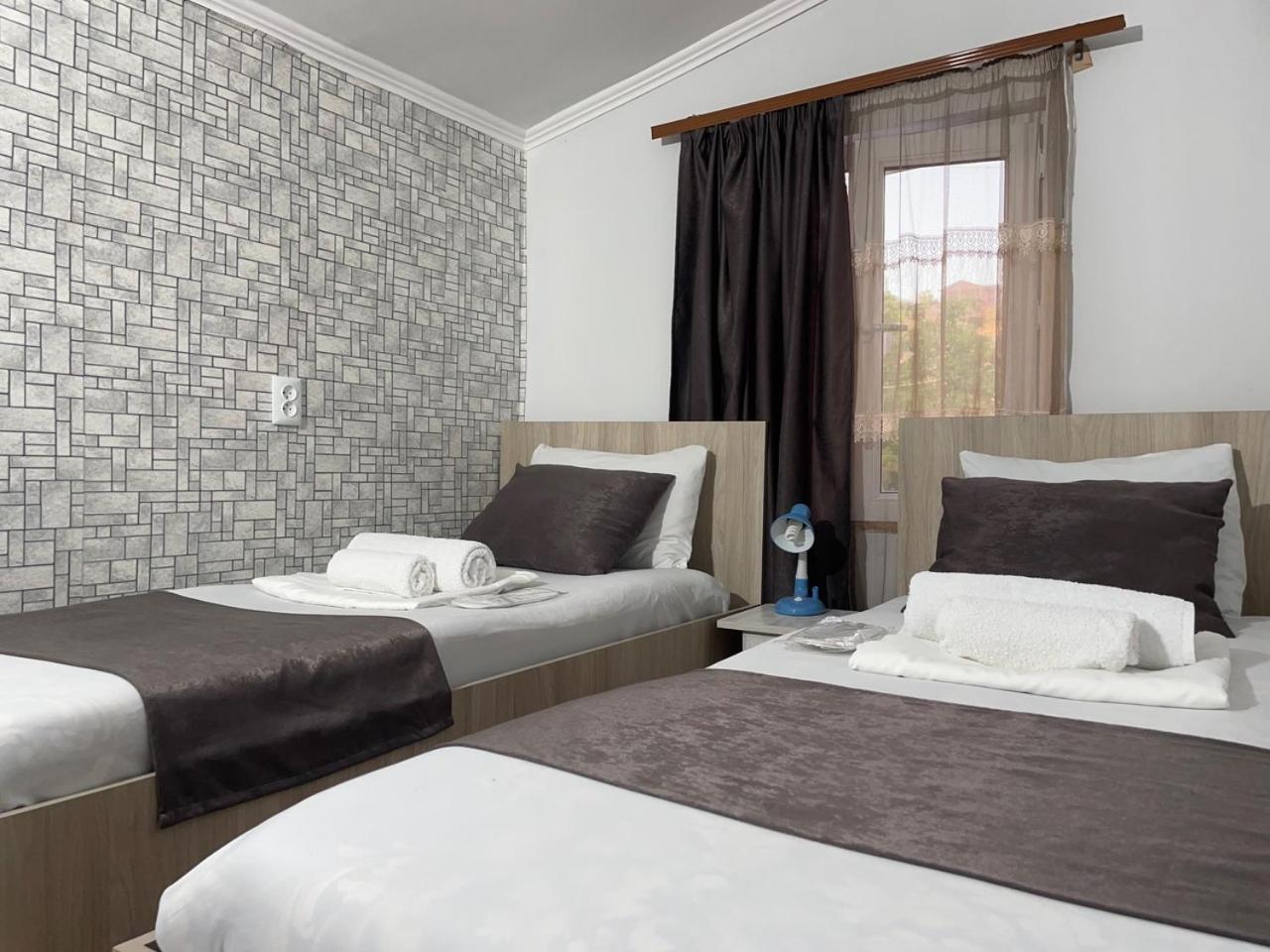 Byurakan Guesthouse & Cottage Екстер'єр фото