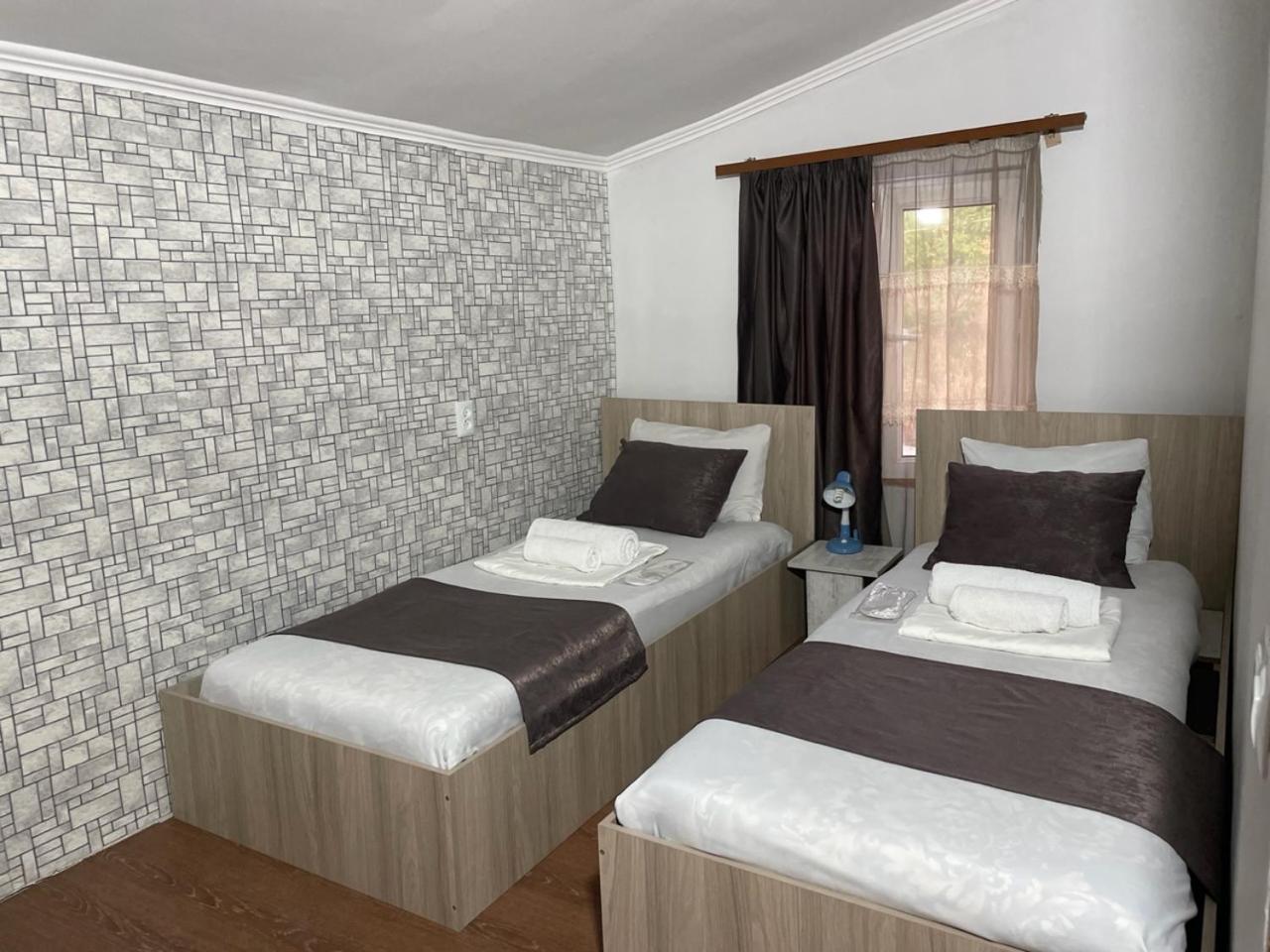 Byurakan Guesthouse & Cottage Екстер'єр фото