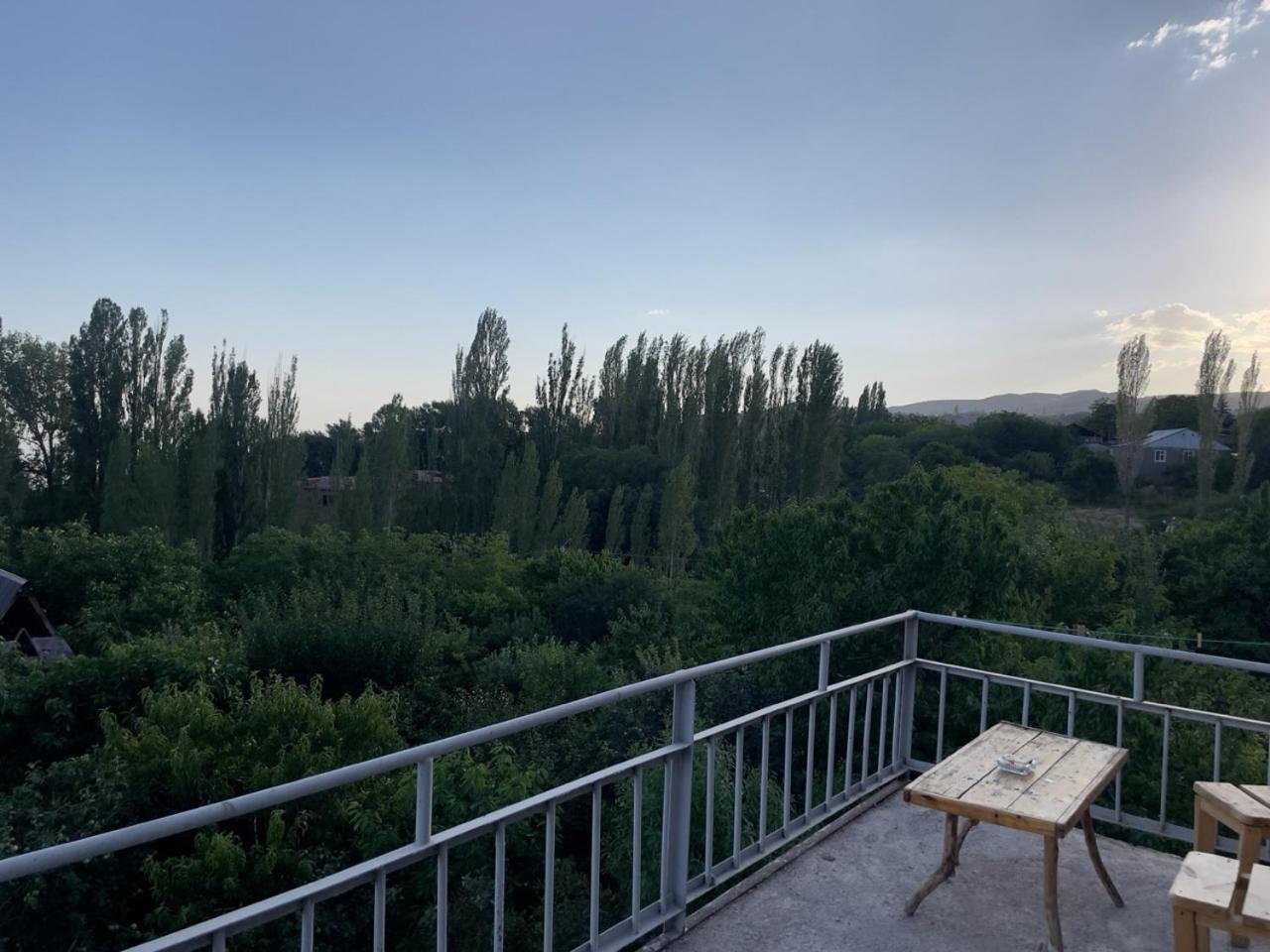 Byurakan Guesthouse & Cottage Екстер'єр фото