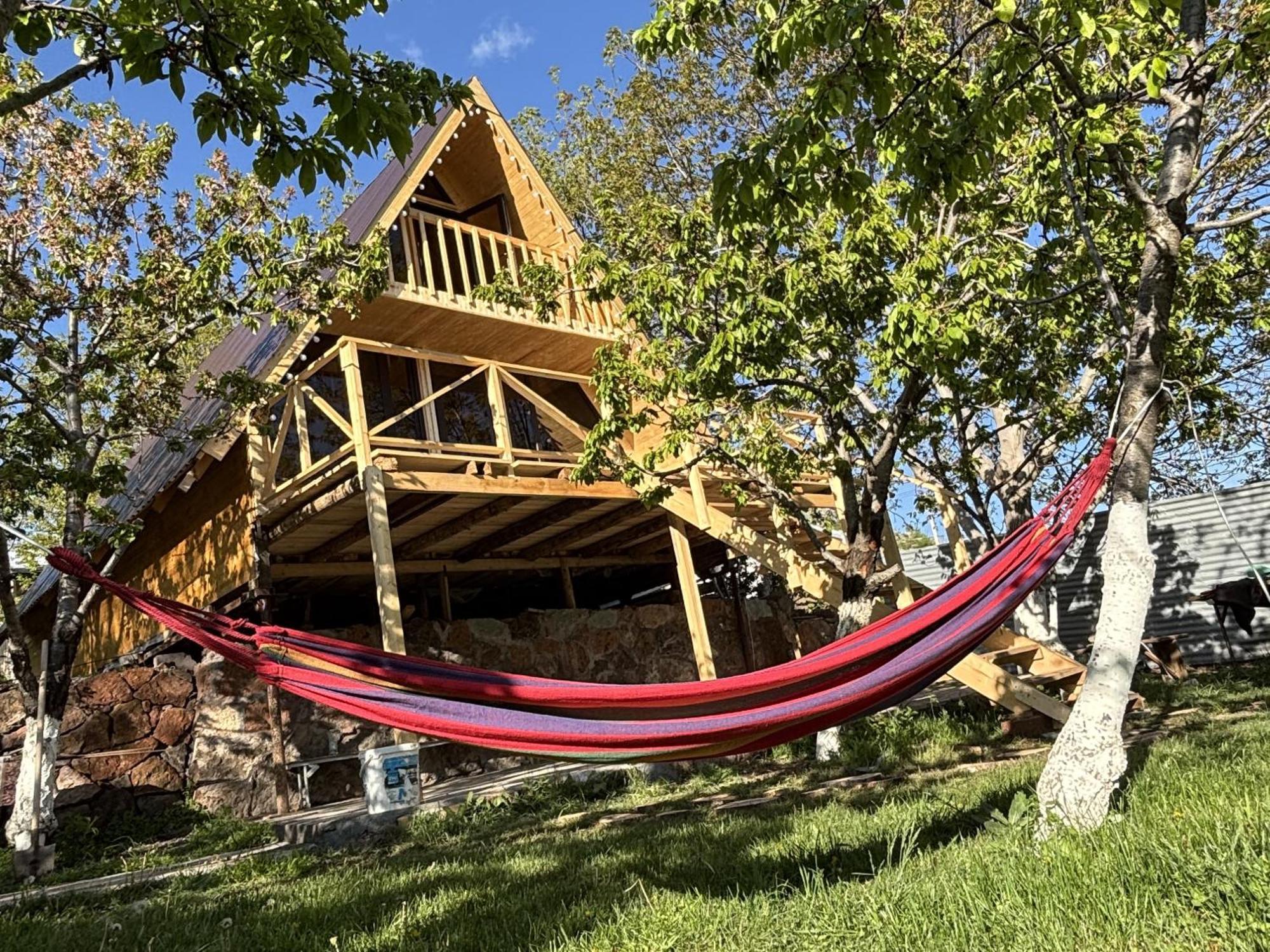 Byurakan Guesthouse & Cottage Екстер'єр фото