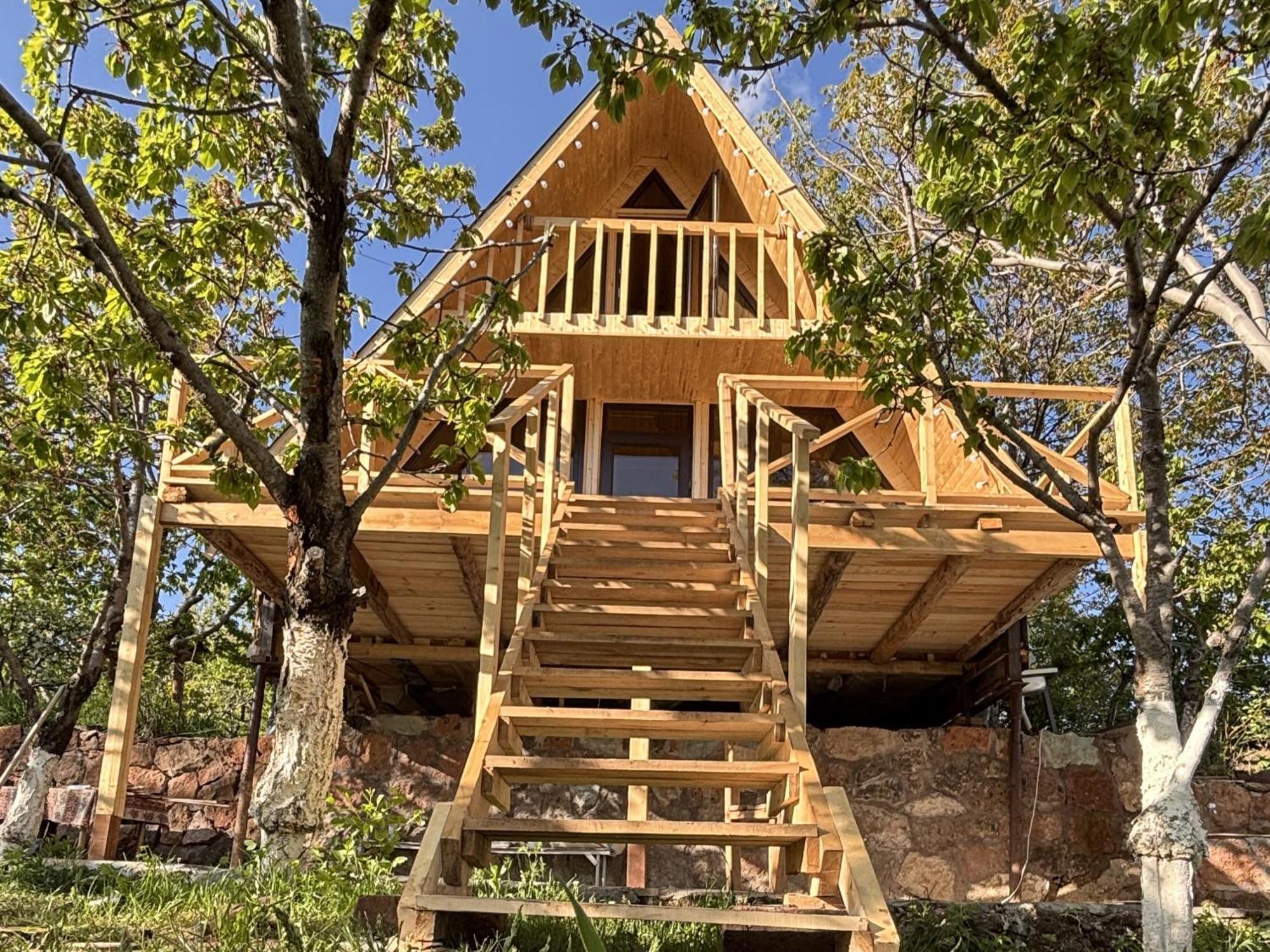 Byurakan Guesthouse & Cottage Екстер'єр фото